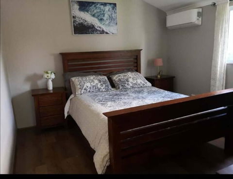 Roomy Rosegarden Flat In Roselands - Perths Hotel 0