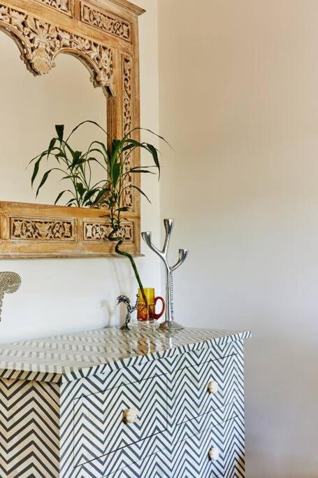 Rose Cottage - Right In Town - Perths Hotel 2