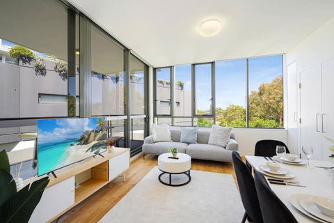 Rosebery Near Airport & Train & Shops - Perths Hotel 0