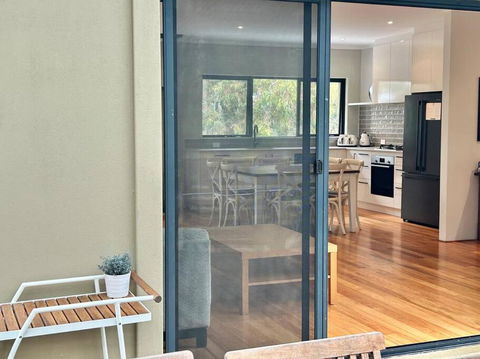 Rosella - Bushland Hideaway - Perths Hotel 3