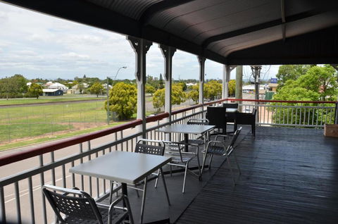 Royal Gatton Hotel - Perths Hotel 0