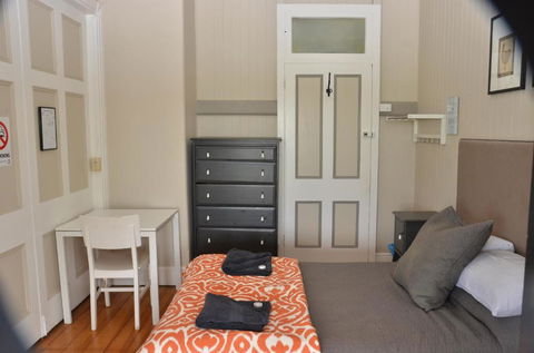 Royal Gatton Hotel - Perths Hotel 1