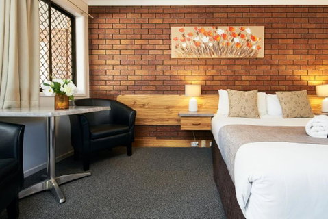 Ruthven Street Motor Inn - Perths Hotel 2