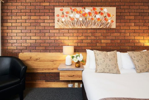 Ruthven Street Motor Inn - Perths Hotel 1