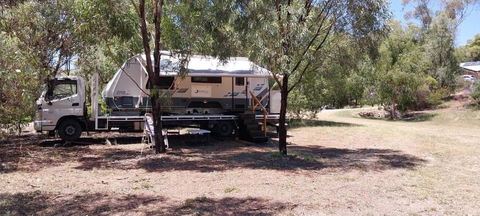 RV Caravan In Rural Setting On Edge Of Town Close To AgQuip - Perths Hotel 0