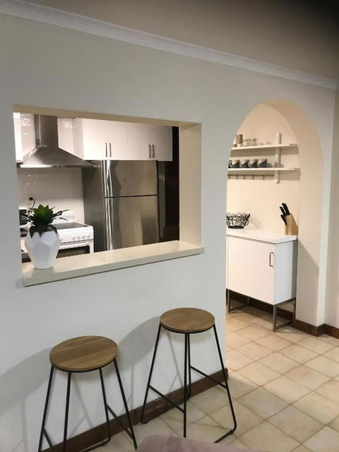 SA House - Perths Hotel 0