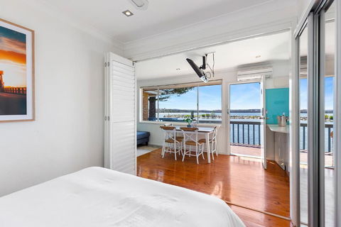 Salty Life - Perths Hotel 2
