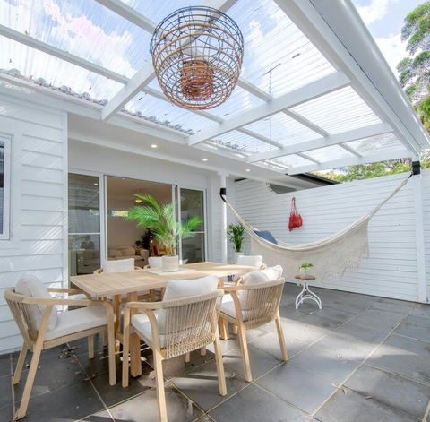 SALTY SNOOZE - Your Coastal Holiday House - Perths Hotel 0