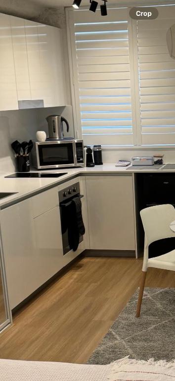 Sam The Central Studio - Perths Hotel 3