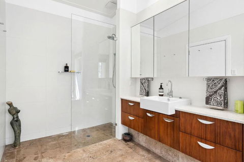 Sanctuarium - Perths Hotel 3