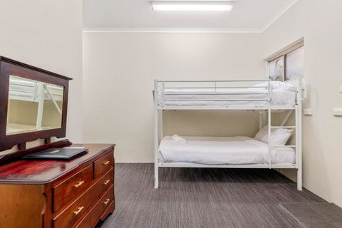 Sanctuary Resort Motor Inn - Perths Hotel 2