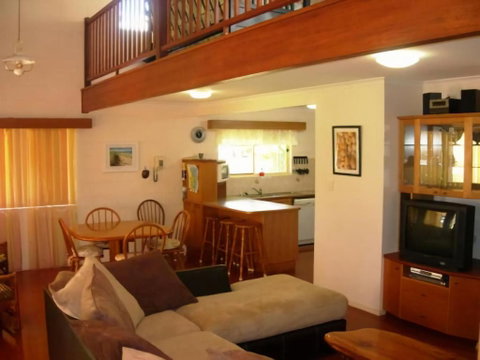 Sand Piper Cottage Rainbow Beach - Perths Hotel 2