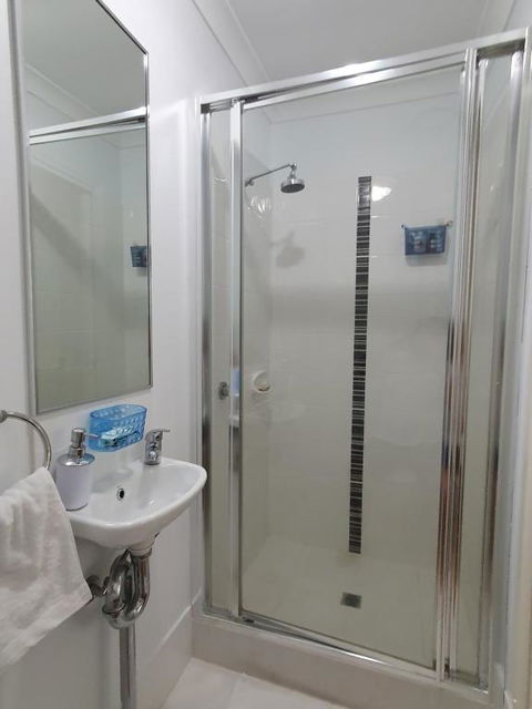 Sandalwood Guest Room - Perths Hotel 3