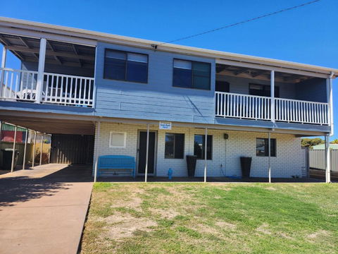 Sands Beach House - Perths Hotel 0