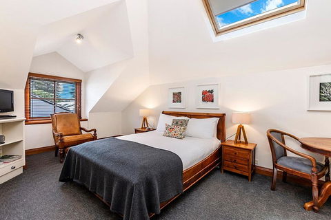 Sandstone Suites - In The Heart Of Port Fairy - Perths Hotel 1