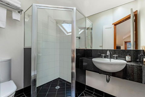 Sandstone Suites - In The Heart Of Port Fairy - Perths Hotel 3