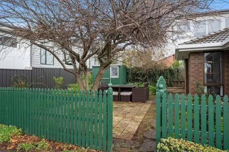 Sandy Bay Cozy Cottage Close To CBD - Perths Hotel 3