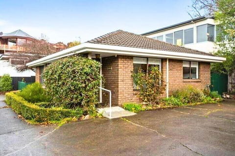 Sandy Bay Cozy Cottage Close To CBD - Perths Hotel 2