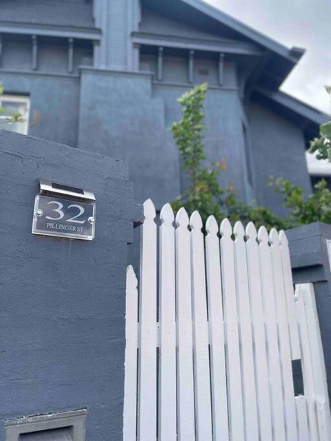 Sandy Bay Escape - Perths Hotel 3