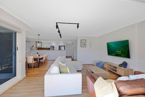 Sandy Cove Apartment The Entrance 8 - Perths Hotel 2