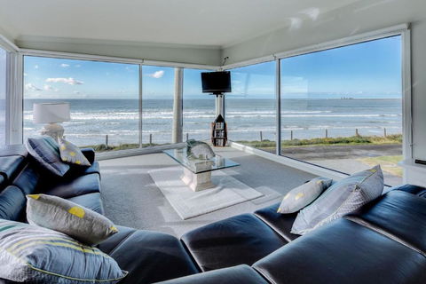 Sandy Cove - Perths Hotel 0