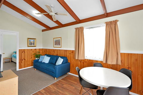 Selwyn Cottages - Perths Hotel 1