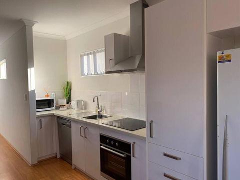 Smart Modern Close City/Airport WIFI/Park/Netflix - Perths Hotel 1