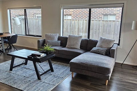 Spacious Home In WeirViews - Perths Hotel 0