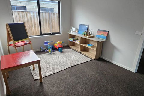 Spacious Home In WeirViews - Perths Hotel 1