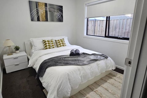 Spacious Home In WeirViews - Perths Hotel 3