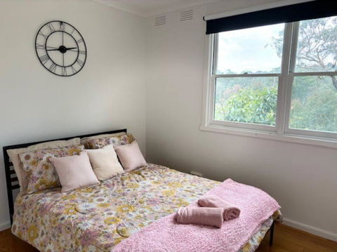 Spacious 4 Bed, 2 Lounge, 2 Bath, Acre Home With Tree Top Views - Yarra Valley Gateway! - Perths Hotel 3