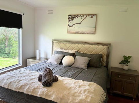 Spacious 4 Bed, 2 Lounge, 2 Bath, Acre Home With Tree Top Views - Yarra Valley Gateway! - Perths Hotel 1