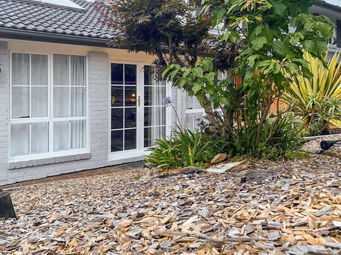 Stylish Guesthouse In The Heart Of Belrose - Perths Hotel 0