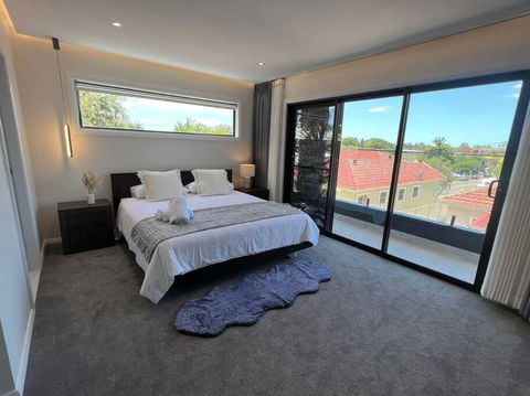 Stylish Serenity At Sunrise - Perths Hotel 0