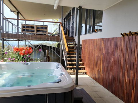 Surrounding Areas Allow You To Do As Little Or As Much As You Like - Perths Hotel 1