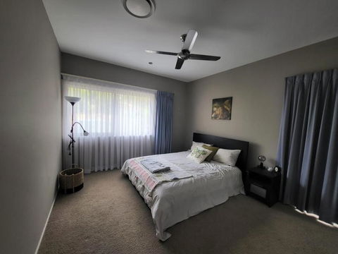 Surrounding Areas Allow You To Do As Little Or As Much As You Like - Perths Hotel 3