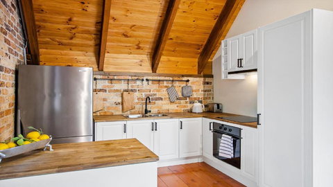 The Coach House At Berrilee - Perths Hotel 1