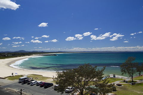 Beachpoint, Unit 401, 28 North Street - Perths Hotel 0