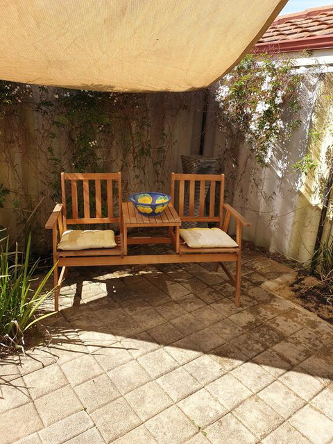 Beachside Retreat - Perths Hotel 3