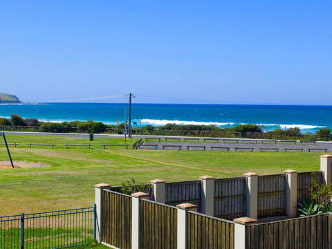 Beachside Retreat - Perths Hotel 0