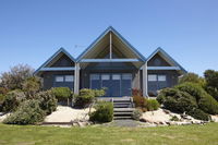Book Walkerville Accommodation Vacations Perths Hotel Perths Hotel