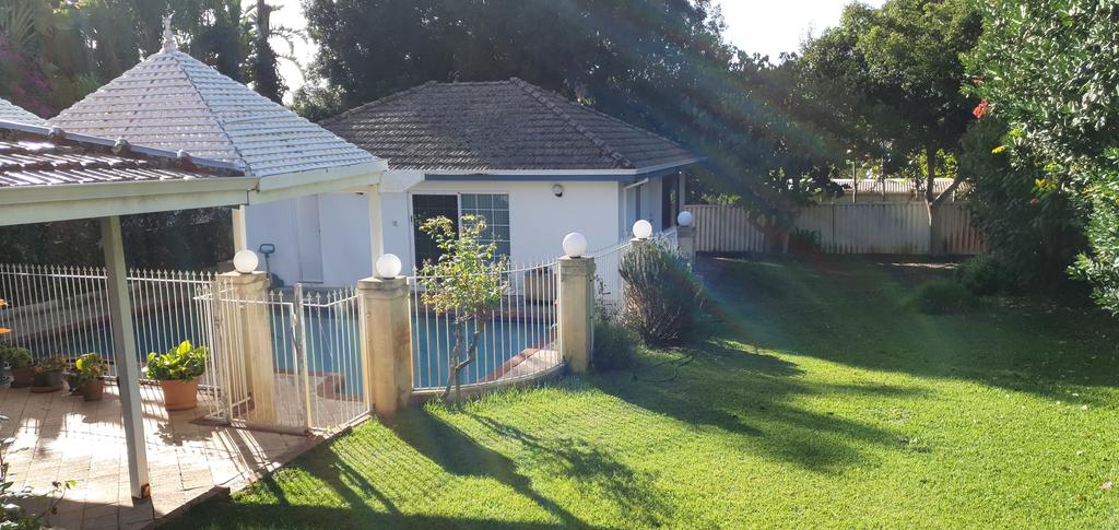 Dalkeith WA Perths Hotel