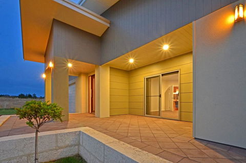 Beaufortia Views - Perths Hotel 2