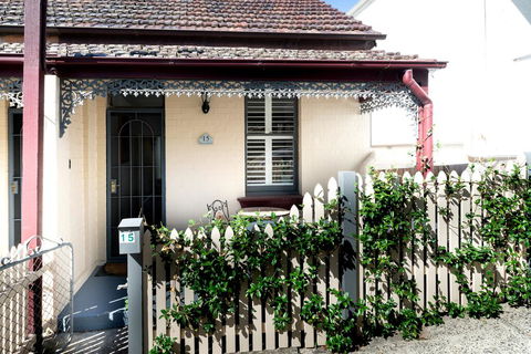 Beautiful Modern Historic Home Near Sydney Harbour - Perths Hotel 0