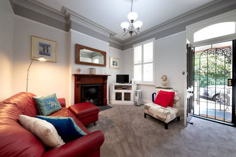 Beautiful Modern Historic Home Near Sydney Harbour - Perths Hotel 1