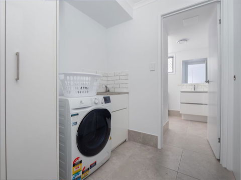 Beerburrum St, 2/22 Dicky Beach - Perths Hotel 3