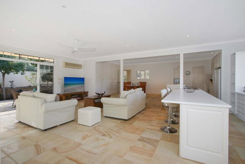 Bella House - Perths Hotel 1