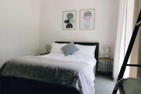 Bells Beach Cottages - Perths Hotel 2