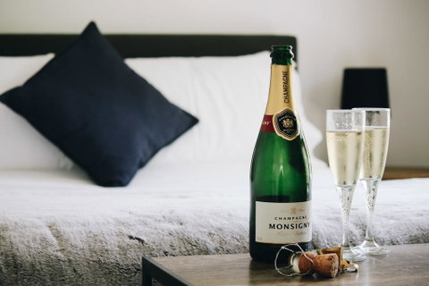 Bells Beach Cottages - Perths Hotel 1
