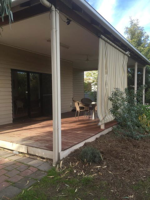 Bennett House Horsham - Perths Hotel 1